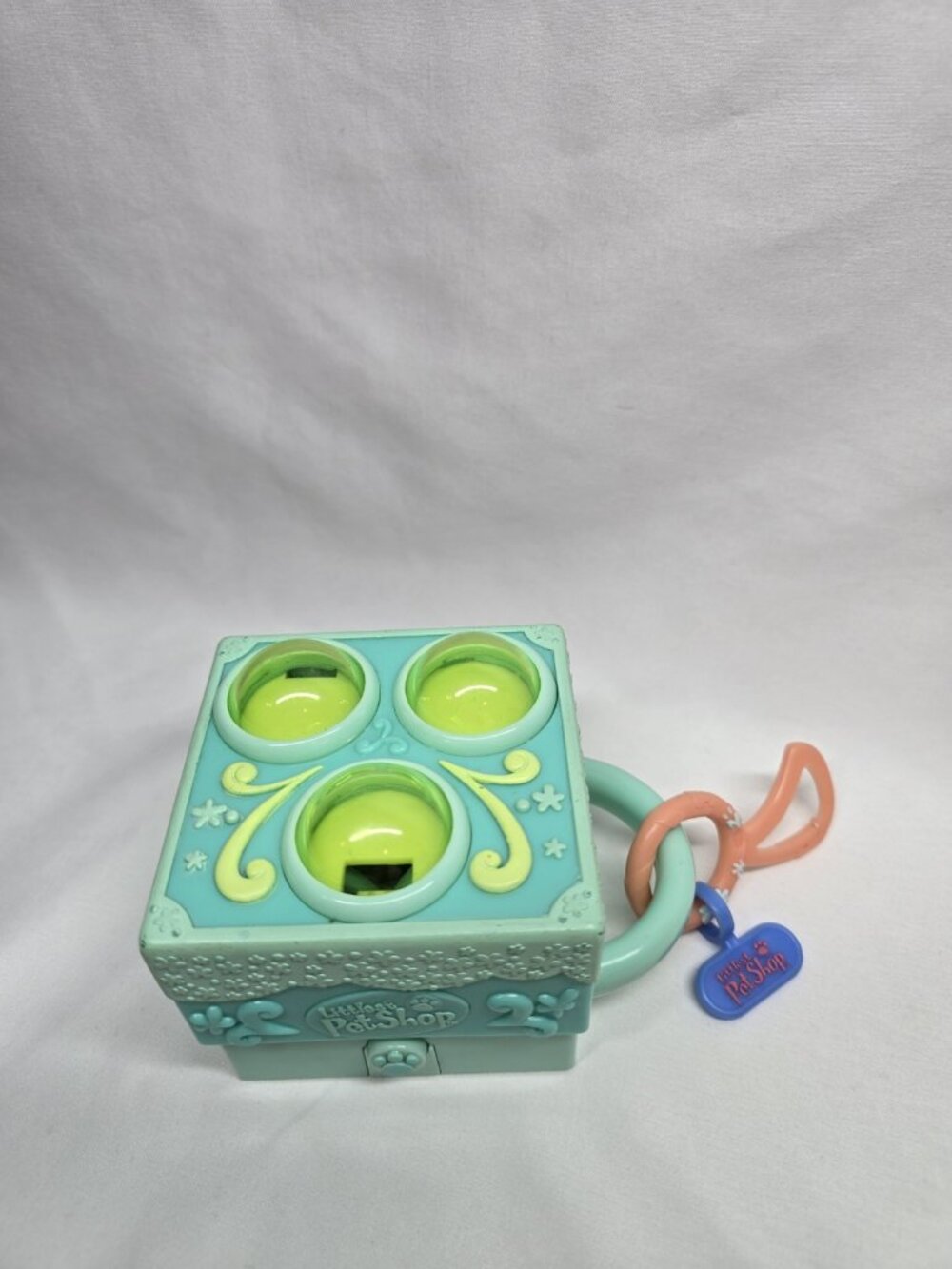 Littlest Pet Shop Teeniest Tiniest Pop-Up Mini Playset Case Hasbro 2006 NO PETS